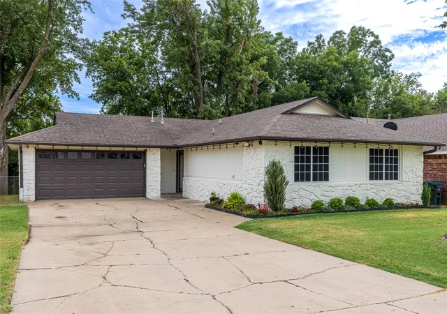 Photo 2 of Single family home for sale at 833 W 23rd Street N, Claremore, OK 74017 | MLS# 2630715 | Listing updated on 2026-08-31