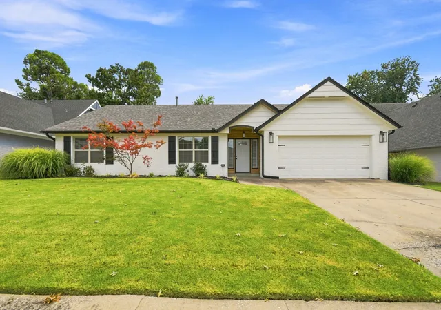 Photo 2 of Single family home for sale at 2317 W Nashville Ct, Broken Arrow, OK 74012 | MLS# 2630615 | Listing updated on 2026-10-05