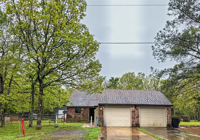 Photo 2 of Single family home for sale at 105 Summit Ridge Dr, Tahlequah, OK 74464 | MLS# 2630729 | Listing updated on 2026-08-31