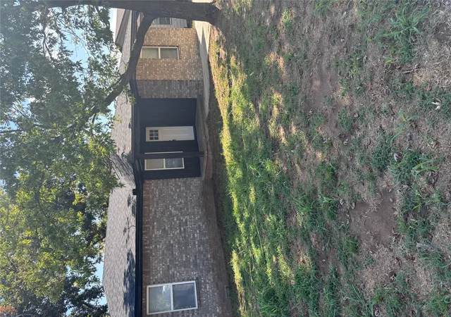 Photo 2 of Single family home for sale at 405 E 8th Street, Cushing, OK 74023 | MLS# 2630735 | Listing updated on 2026-09-15
