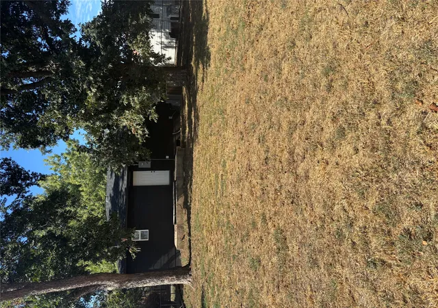 Photo 3 of Single family home for sale at 405 E 8th Street, Cushing, OK 74023 | MLS# 2630735 | Listing updated on 2026-09-15