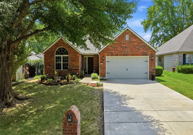 Photo 2 of Sale Pending at 8910 E 100th Pl, Tulsa, OK 74133 | MLS# 2629636 | Listing updated on 2026-09-26