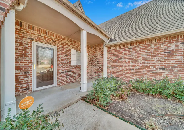 Photo 3 of Single family home for sale at 10304 E 90th Street, Owasso, OK 74055 | MLS# 2630767 | Listing updated on 2026-10-02