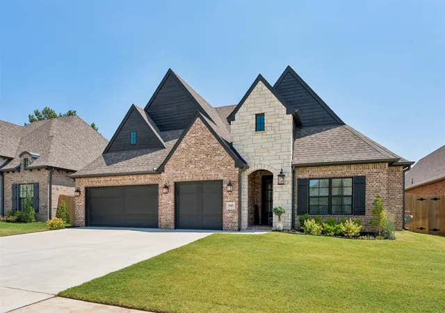 Photo 1 of Sale Pending at 3909 S Dogwood Blvd, Broken Arrow, OK 74011 | MLS# 2630185 | Listing updated on 2026-09-07