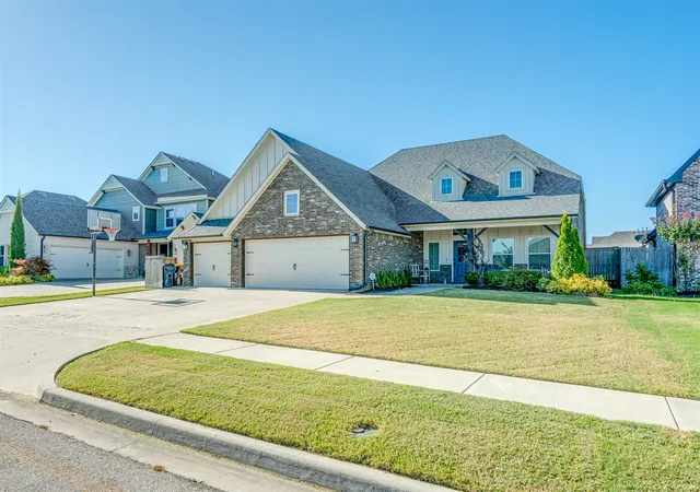 Photo 1 of Single family home for sale at 616 126th Street S, Jenks, OK 74037 | MLS# 2628533 | Listing updated on 2026-09-10