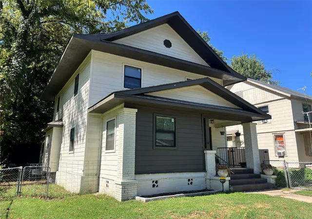 Photo 3 of Single family home for sale at 623 Lawrence St, Muskogee, OK 74403 | MLS# 2630771 | Listing updated on 2026-09-11