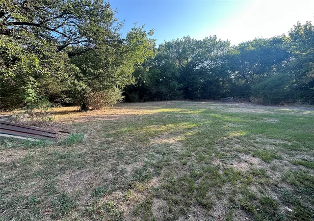 Photo 2 of Single family home for sale at 413 E Leecraft, Colbert, OK 74733 | MLS# 2630796 | Listing updated on 2026-09-16
