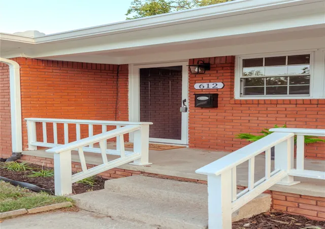 Photo 2 of Single family home for sale at 612 Northwest Ave, Ardmore, OK 73401 | MLS# 2630722 | Listing updated on 2026-10-03