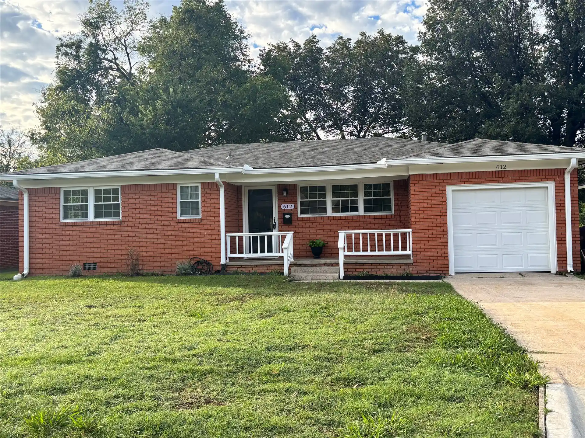 Photo 2 of Sale Pending at 612 Northwest Ave, Ardmore, OK 73401 | MLS# 2630722 | Listing updated on 2026-10-28