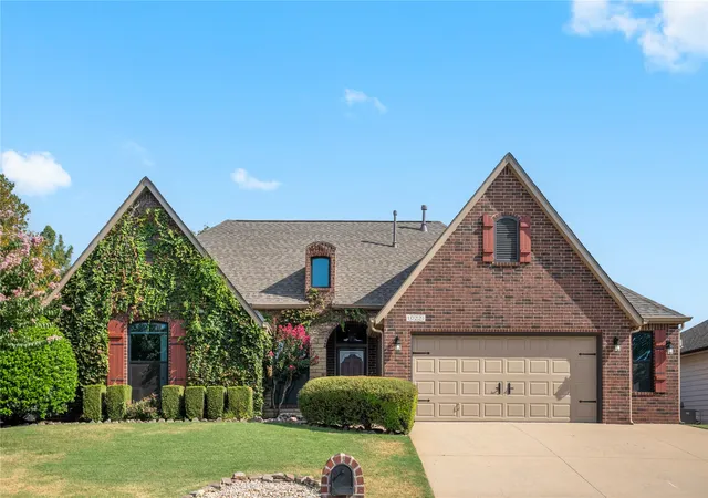 Photo 1 of Single family home for sale at 10221 E 113th St S, Bixby, OK 74008 | MLS# 2630829 | Listing updated on 2026-10-06