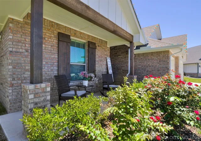Photo 2 of Single family home for sale at 912 E Fulton Ct, Broken Arrow, OK 74012 | MLS# 2630860 | Listing updated on 2026-09-14