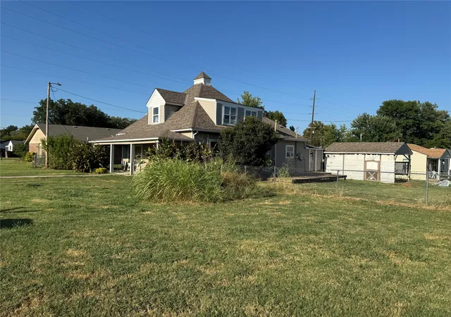 Photo 3 of Single family home for sale at 303 N Adams St, Sapulpa, OK 74066 | MLS# 2630832 | Listing updated on 2026-09-08