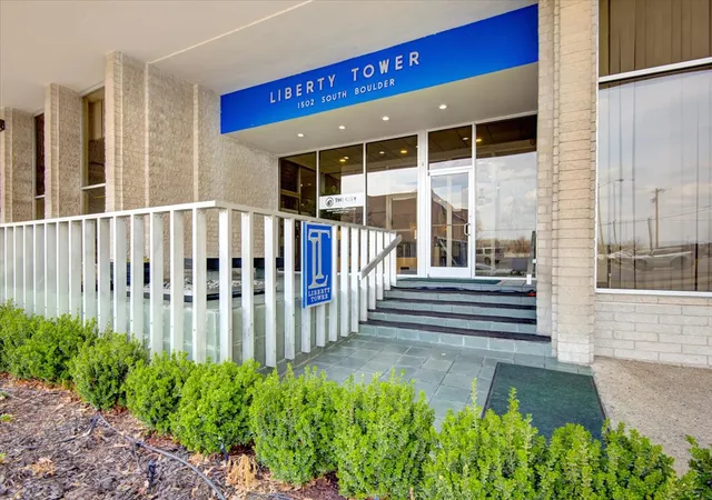 Listing Photo 3 - Condo for sale in building located at 1502 S Boulder Ave, Tulsa, OK 74119 - Unit #14K