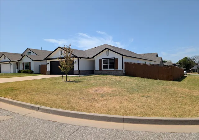 Photo 3 of Sale Pending at 8702 S 254th Eastavenue, Broken Arrow, OK 74014 | MLS# 2630720 | Listing updated on 2026-09-13
