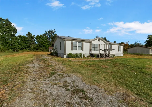 Photo 2 of Sale Pending at 425 Sun Prairie St, Pryor, OK 74361 | MLS# 2630875 | Listing updated on 2026-09-01