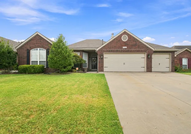 Photo 1 of Sale Pending at 20346 E 33rd St S, Broken Arrow, OK 74014 | MLS# 2630811 | Listing updated on 2026-09-11