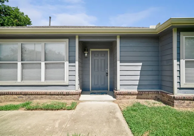 Photo 3 of Sale Pending at 7105 W 26th Street, Tulsa, OK 74107 | MLS# 2630630 | Listing updated on 2026-09-09