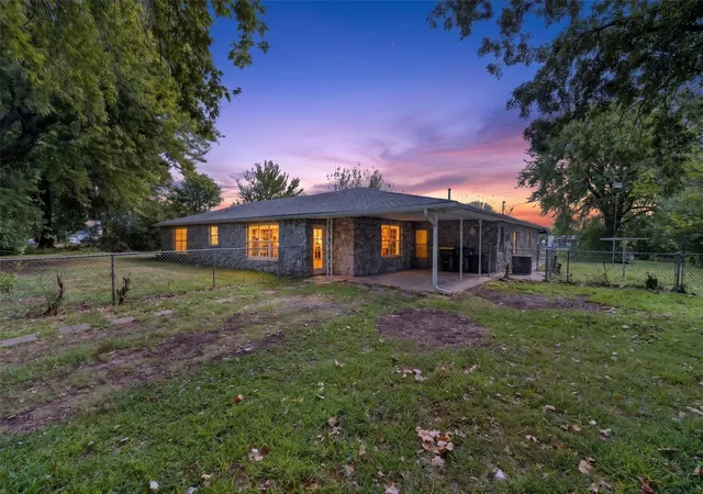 Photo 1 of Single family home for sale at 723 N Bristow Ave, Coweta, OK 74429 | MLS# 2630613 | Listing updated on 2026-09-21
