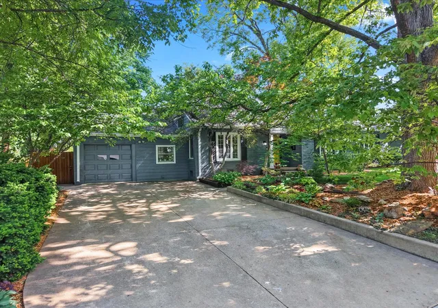 Photo 2 of Sale Pending at 1535 E 36th Pl, Tulsa, OK 74105 | MLS# 2628697 | Listing updated on 2026-08-29
