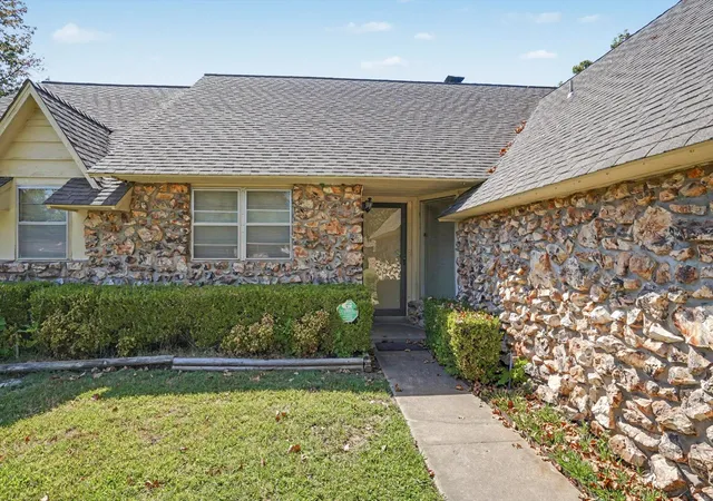 Photo 3 of Single family home for sale at 1544 S 69th Eastavenue, Tulsa, OK 74112 | MLS# 2630956 | Listing updated on 2026-09-09