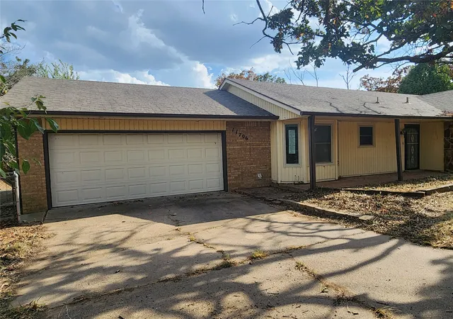 Photo 2 of Sale Pending at 11706 W 65th Street S, Sapulpa, OK 74066 | MLS# 2630933 | Listing updated on 2026-08-31