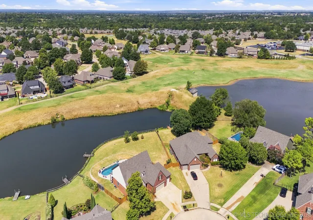 Photo 3 of Single family home for sale at 9306 N 103rd E Eastavenue, Owasso, OK 74055 | MLS# 2630984 | Listing updated on 2026-08-31