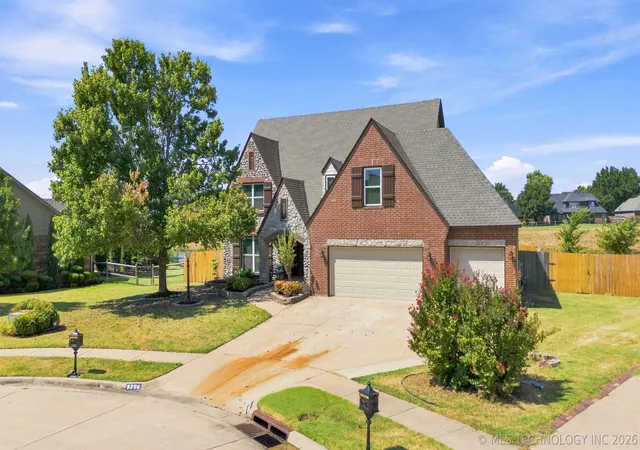 Photo 4 of Single family home for sale at 9306 N 103rd E Eastavenue, Owasso, OK 74055 | MLS# 2630984 | Listing updated on 2026-08-31