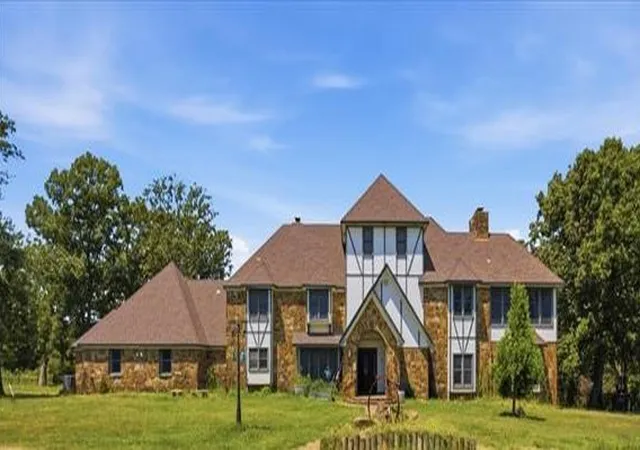 Photo 1 of Mansion for sale at 9421 County Rd 3670, Allen, OK 74825 | MLS# 2630805 | Listing updated on 2026-09-02