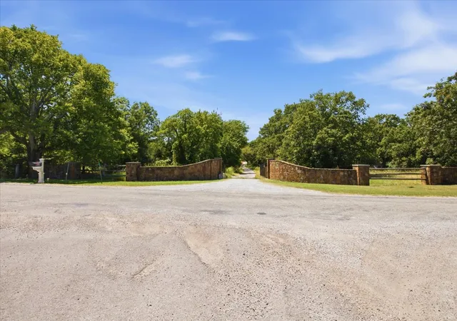 Photo 2 of Mansion for sale at 9421 County Rd 3670, Allen, OK 74825 | MLS# 2630805 | Listing updated on 2026-09-02