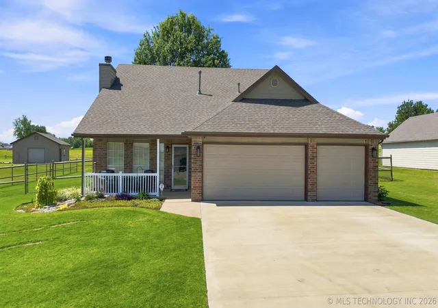 Photo 1 of Single family home for sale at 11650 Skyline Dr, Collinsville, OK 74021 | MLS# 2630500 | Listing updated on 2026-09-11