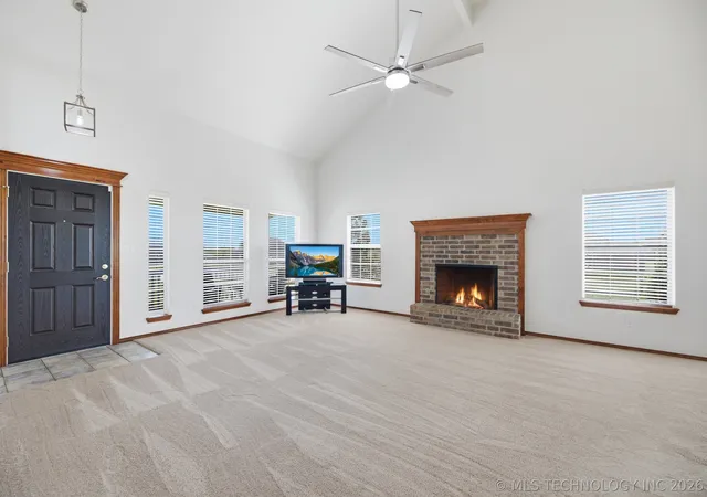 Photo 3 of Single family home for sale at 11650 Skyline Dr, Collinsville, OK 74021 | MLS# 2630500 | Listing updated on 2026-10-05