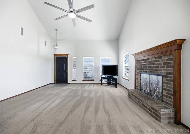 Photo 4 of Single family home for sale at 11650 Skyline Dr, Collinsville, OK 74021 | MLS# 2630500 | Listing updated on 2026-10-05