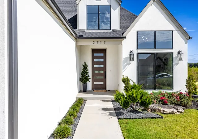 Photo 2 of Single family home for sale at 2717 E 134th Circle, Bixby, OK 74008 | MLS# 2630558 | Listing updated on 2026-09-10