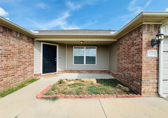 Photo 3 of Single family home for sale at 9215 S 253rd Eastavenue, Broken Arrow, OK 74014 | MLS# 2630721 | Listing updated on 2026-09-14