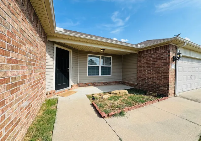 Photo 3 of Single family home for sale at 9215 S 253rd Eastavenue, Broken Arrow, OK 74014 | MLS# 2630721 | Listing updated on 2026-09-29