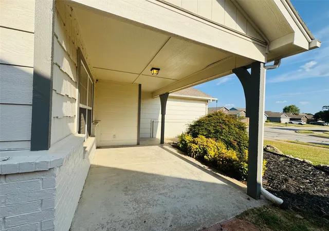Photo 3 of Single family home for sale at 11421 E 110th Place N, Owasso, OK 74055 | MLS# 2630724 | Listing updated on 2026-09-14