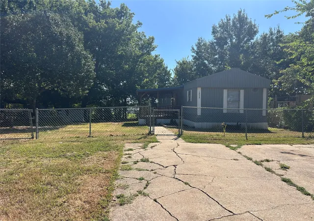 Photo 1 of Sale Pending at 13649 S Zenith St, Glenpool, OK 74033 | MLS# 2631040 | Listing updated on 2026-09-09