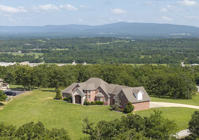 Photo 2 of Single family home for sale at 34380 Berry Frost Ln, Poteau, OK 74953 | MLS# 2631041 | Listing updated on 2026-10-03
