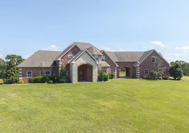 Photo 3 of Single family home for sale at 34380 Berry Frost Ln, Poteau, OK 74953 | MLS# 2631041 | Listing updated on 2026-10-03
