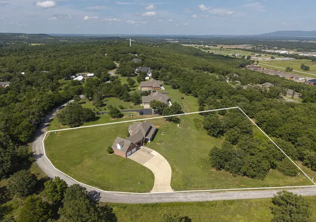 Photo 3 of Single family home for sale at 34380 Berry Frost Ln, Poteau, OK 74953 | MLS# 2631041 | Listing updated on 2026-10-03