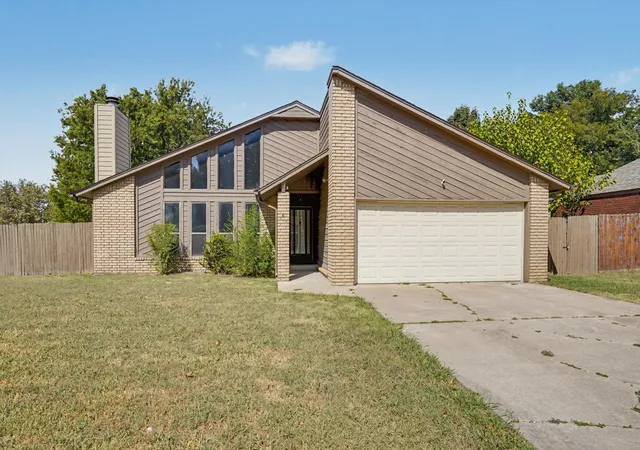 Photo 2 of Sale Pending at 8102 N 122nd East Ave, Owasso, OK 74055 | MLS# 2630469 | Listing updated on 2026-09-08