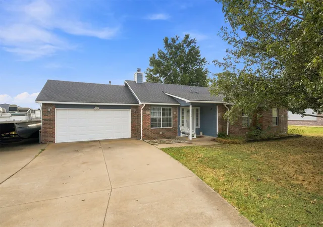 Photo 1 of Single family home for sale at 1105 S Hummingbird Ln, Skiatook, OK 74070 | MLS# 2631083 | Listing updated on 2026-09-14
