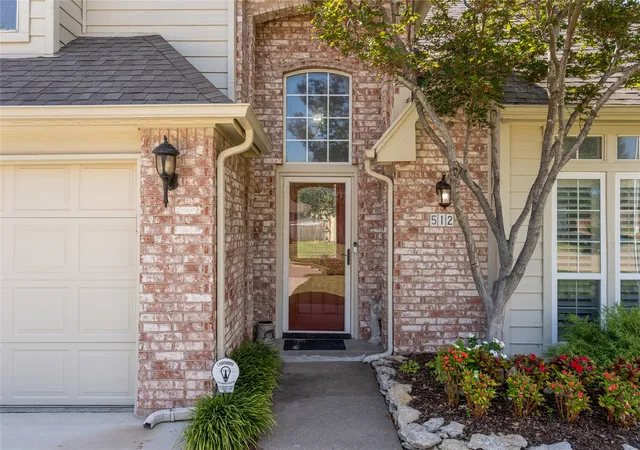Photo 3 of Sale Pending at 512 N Sweet Gum Ave, Broken Arrow, OK 74012 | MLS# 2630970 | Listing updated on 2026-08-31