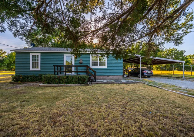 Single family home for sale at 660 N Olive St, Stratford, OK 74872 | MLS# 2630655