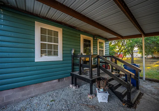 Photo 4 of Single family home for sale at 660 N Olive St, Stratford, OK 74872 | MLS# 2630655 | Listing updated on 2026-09-05