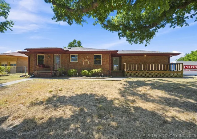 Photo 1 of Single family home for sale at 325 Hillside Dr, Bartlesville, OK 74006 | MLS# 2630916 | Listing updated on 2026-09-14