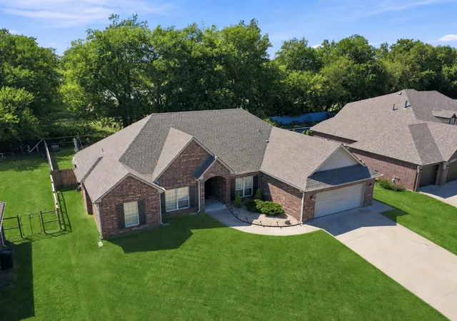 Photo 1 of Sale Pending at 8335 Overlook Trl, Claremore, OK 74019 | MLS# 2631118 | Listing updated on 2026-09-18