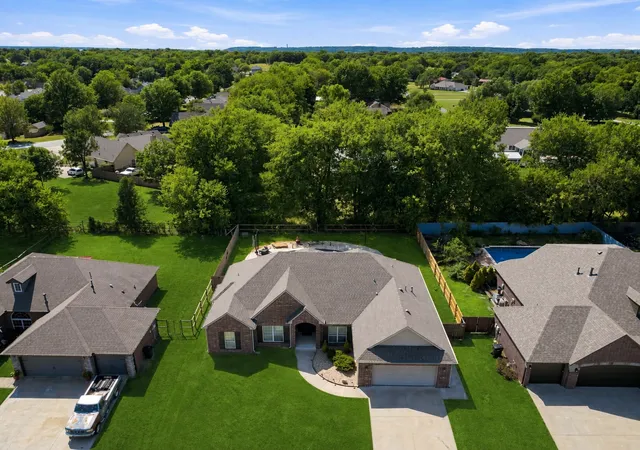 Photo 2 of Sale Pending at 8335 Overlook Trl, Claremore, OK 74019 | MLS# 2631118 | Listing updated on 2026-09-18