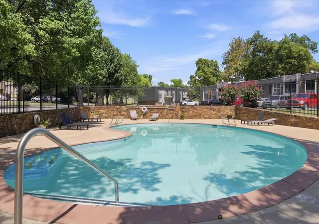 Listing Photo 2 - Condo for sale in building located at 4323 E 68th St, Tulsa, OK 74136 - Unit #514