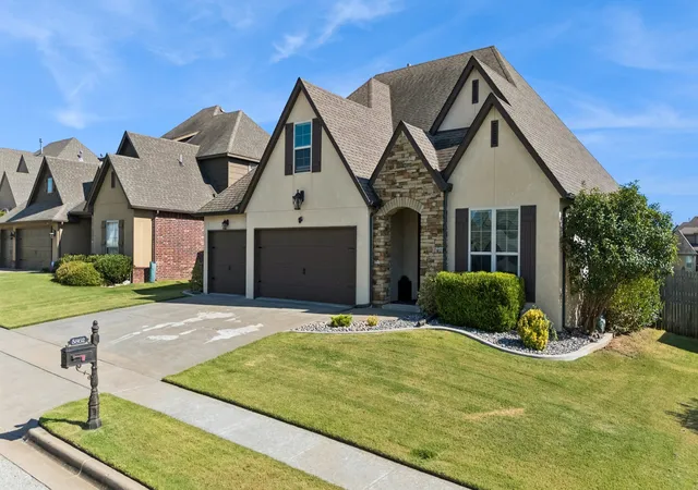 Photo 2 of Single family home for sale at 5862 E 144th St, Bixby, OK 74008 | MLS# 2631001 | Listing updated on 2026-08-31